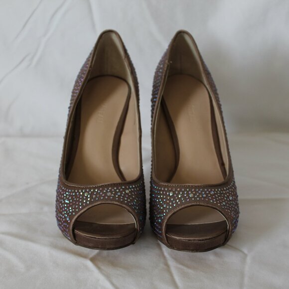 LE CHATEAU Champagne rhinestone open toe heels, 6.5US - Picture 2 of 5